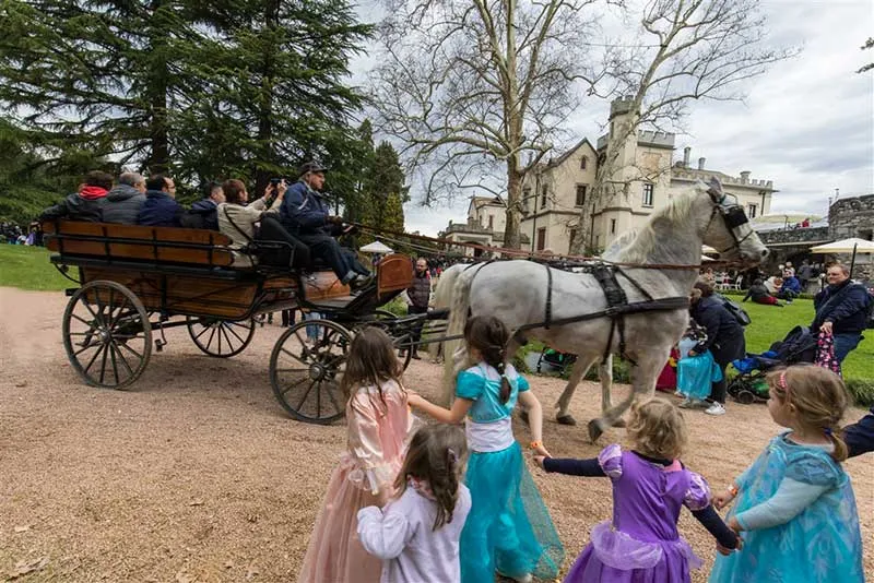 carrozza-castello-sorprese-2019