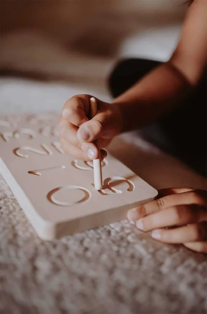 Funzioni cognitive e gioco in età prescolare tavole-di-tracciamento-little-me