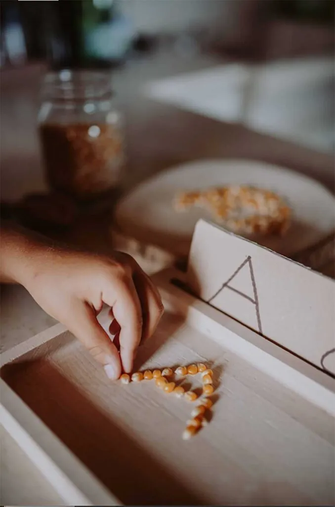 Funzioni cognitive e gioco in età prescolare tavole-di-tracciamento-little-me